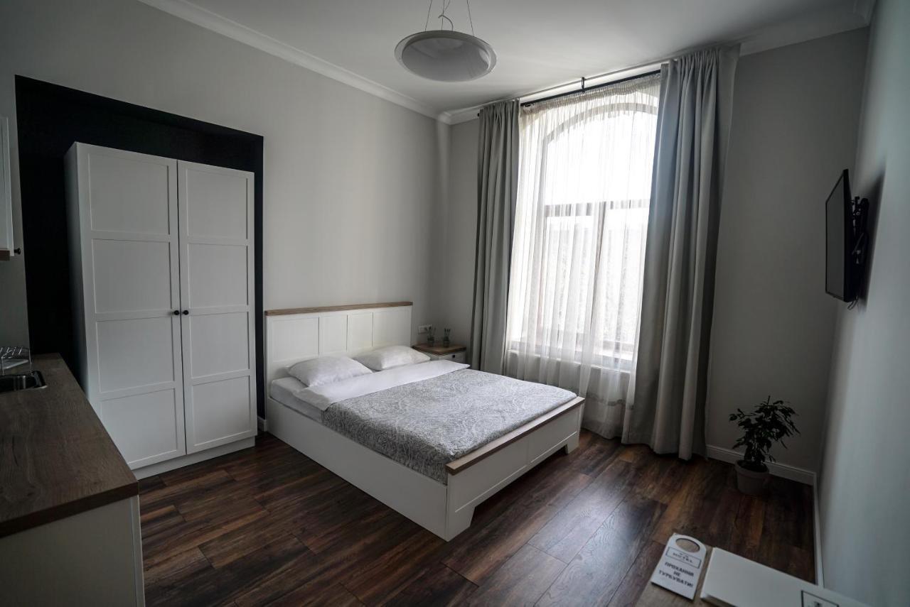 Hotel N°10 Лвив Екстериор снимка