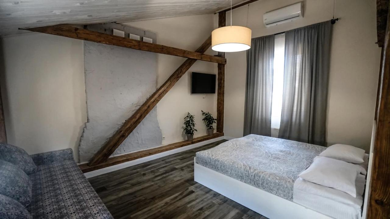 Hotel N°10 Лвив Екстериор снимка